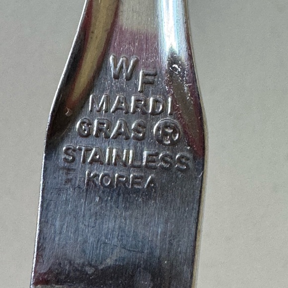 Crate&Barrel Red and Silver Serving Utensil Set 4 pieces - Picture 2 of 8